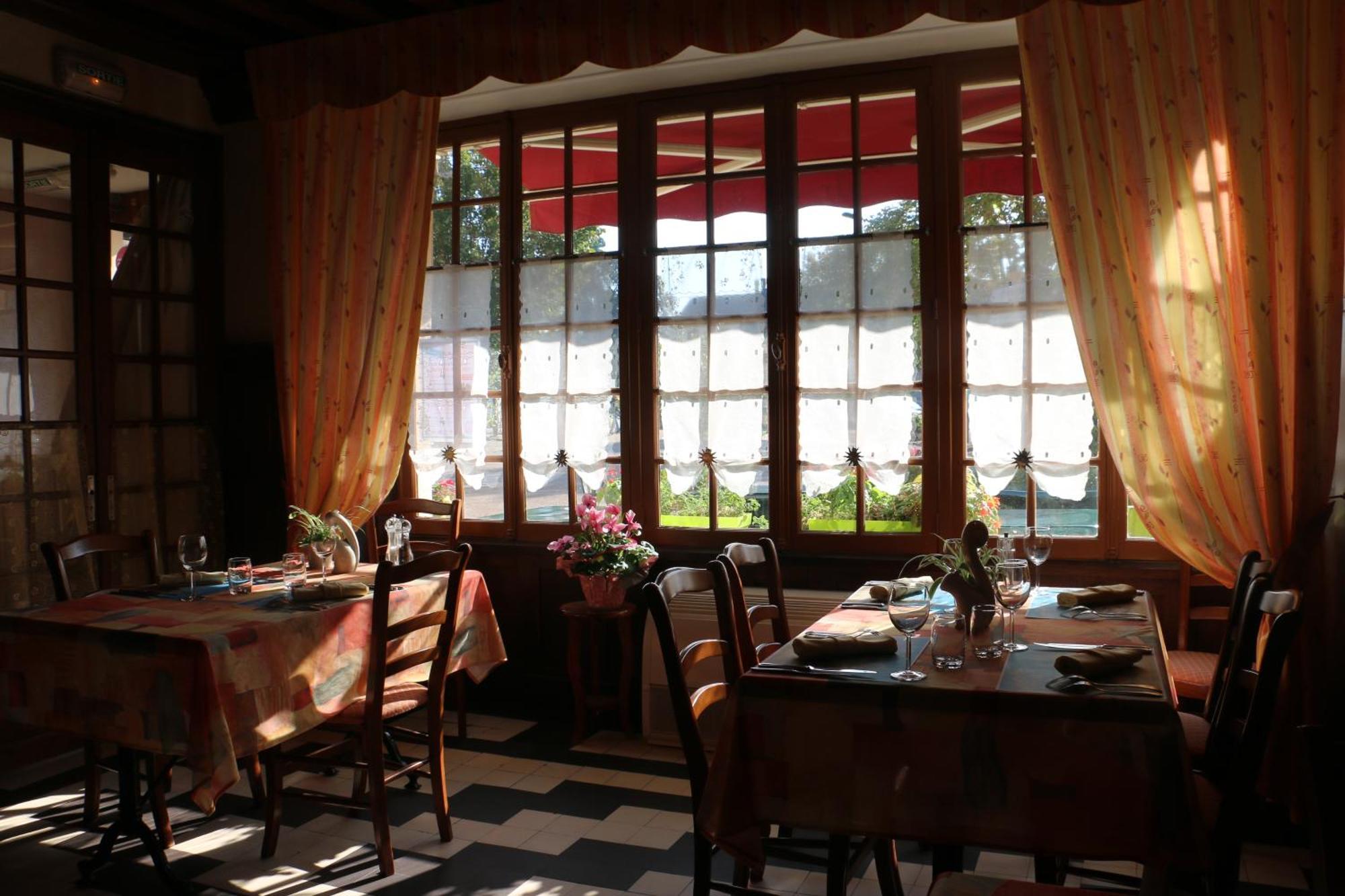 L'Hotel Du Nord - Quarre-Les-Tombes Bagian luar foto